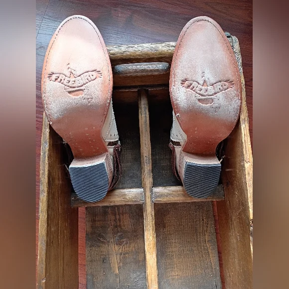 BNIB RARE Freebird Desert White with Black straps women's size 10 - Picture 6 of 16